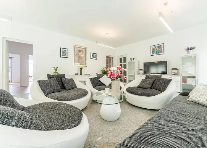 Villa With Pool Near Beautiful Sandy - By Traveler Tourist Agency Krk - Id 2506 Privlaka